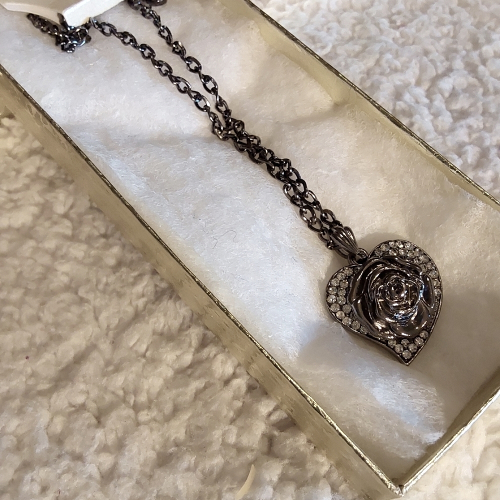 🌺 NEW "Just for Her" Fashion Necklace